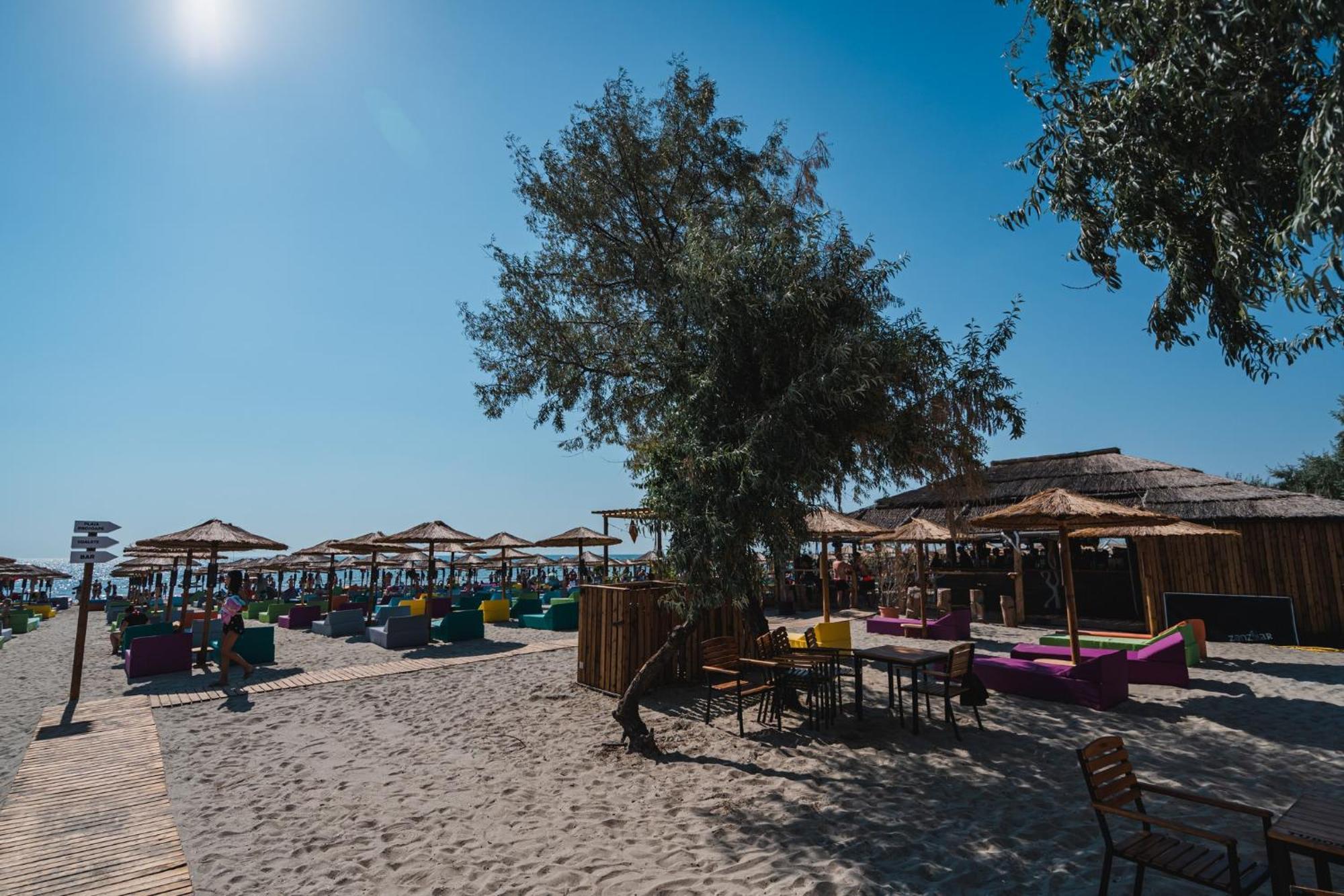 Eka Studio - Pool & Spa Beach Resort Năvodari Eksteriør billede