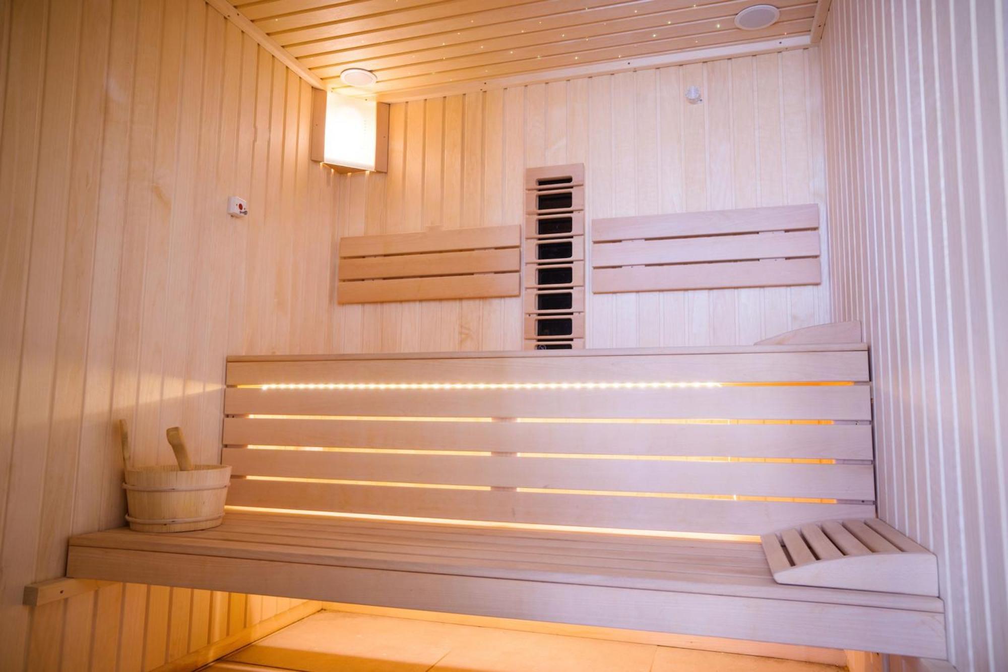 Eka Studio - Pool & Spa Beach Resort Năvodari Eksteriør billede