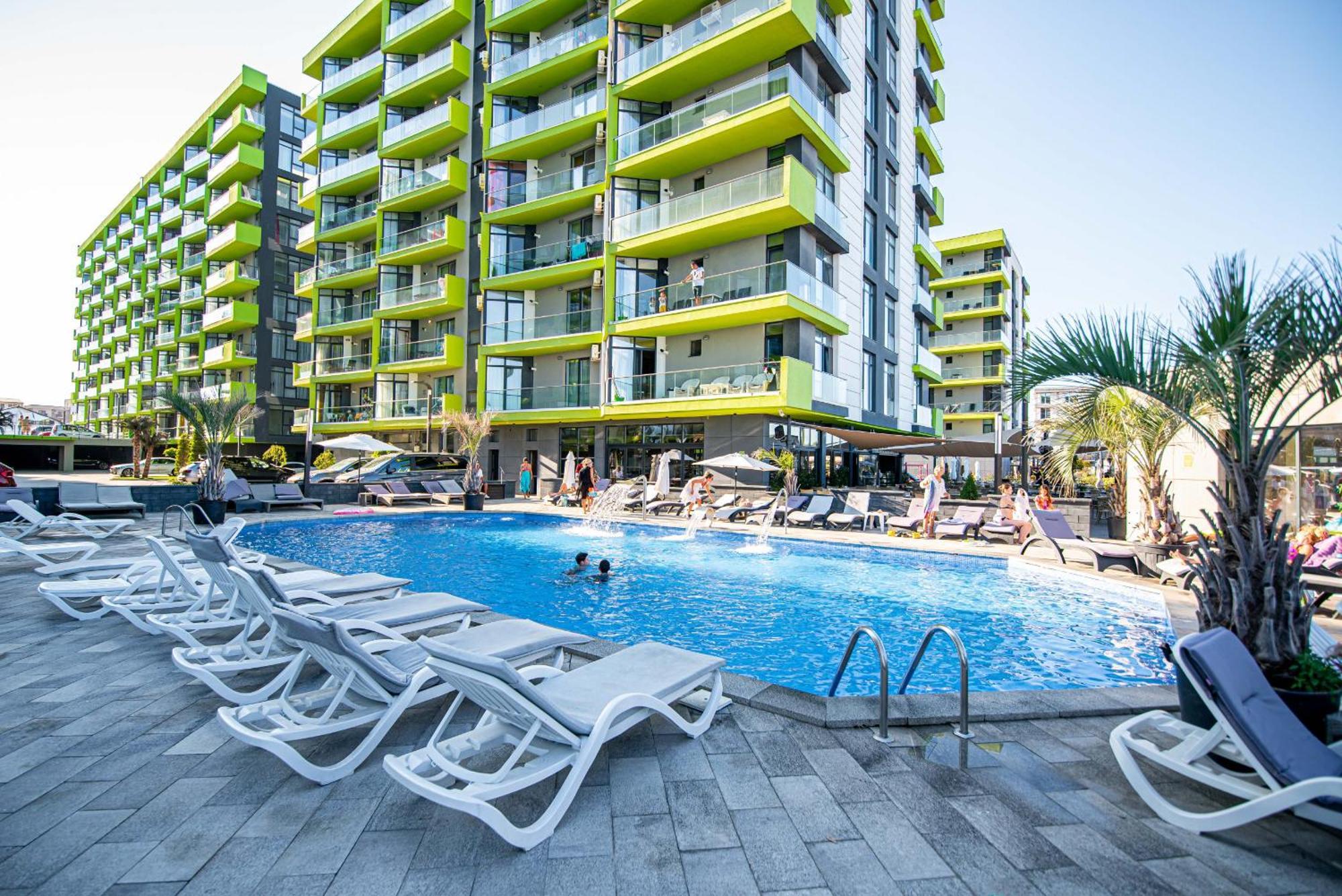 Eka Studio - Pool & Spa Beach Resort Năvodari Eksteriør billede