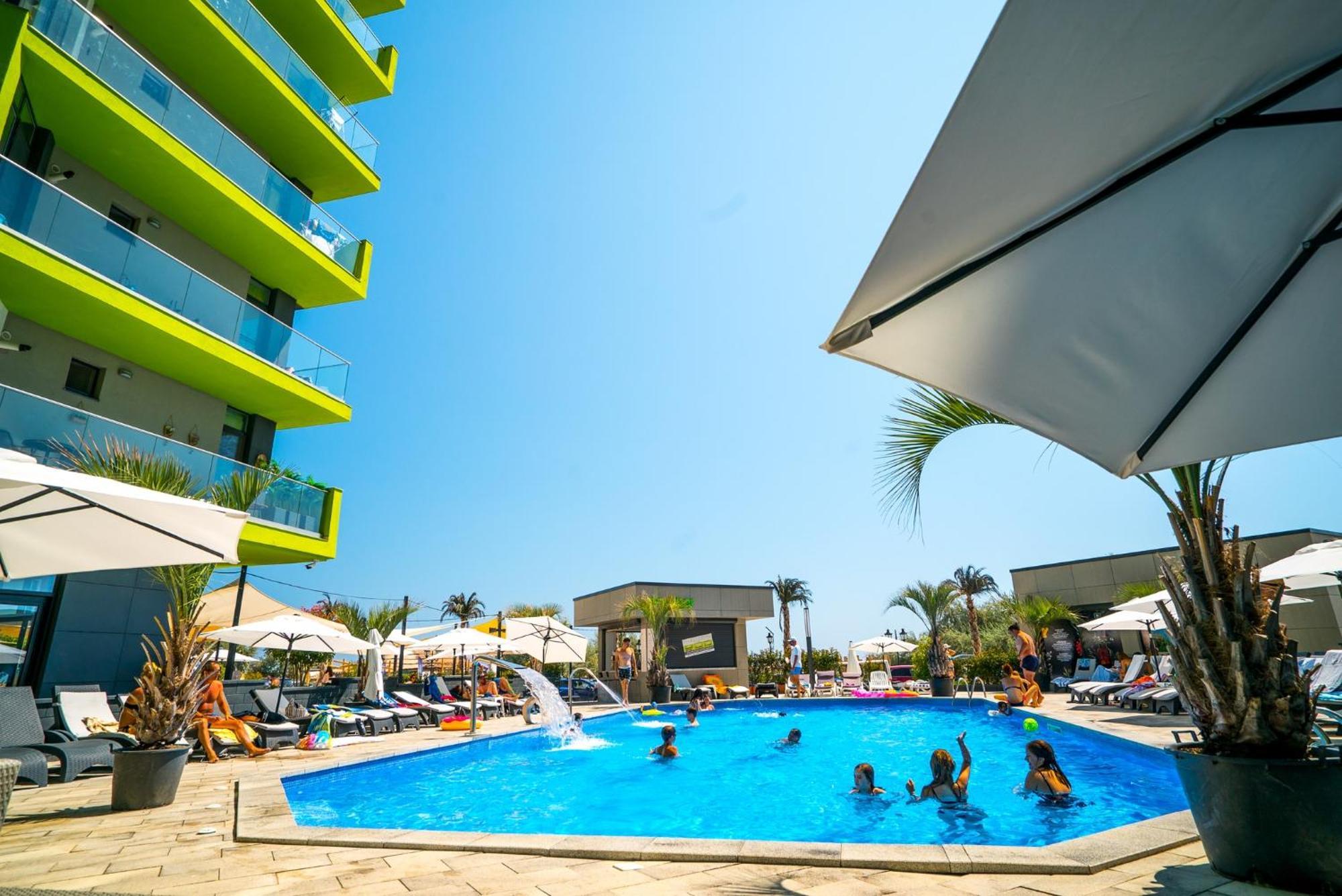 Eka Studio - Pool & Spa Beach Resort Năvodari Eksteriør billede