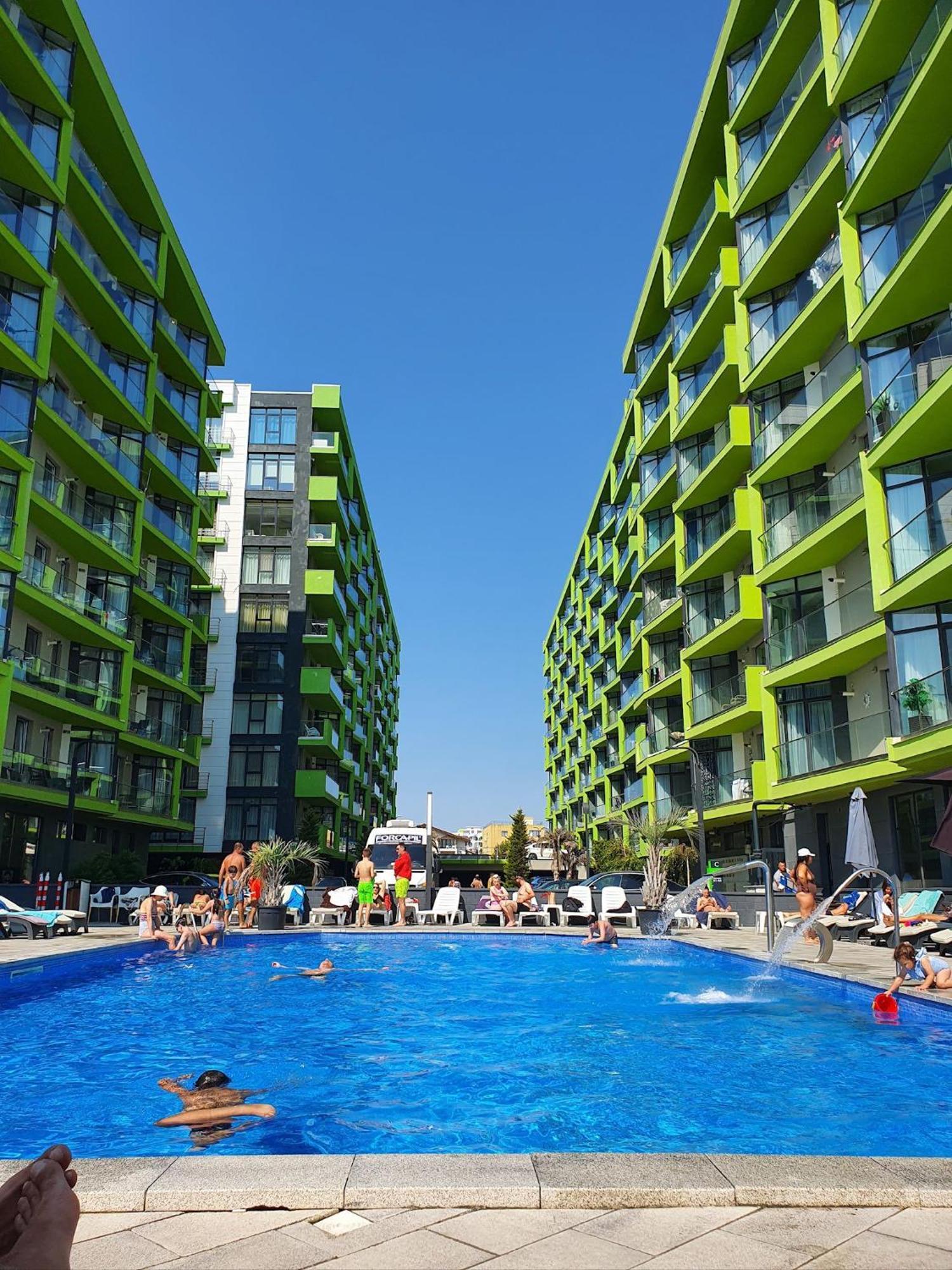 Eka Studio - Pool & Spa Beach Resort Năvodari Eksteriør billede