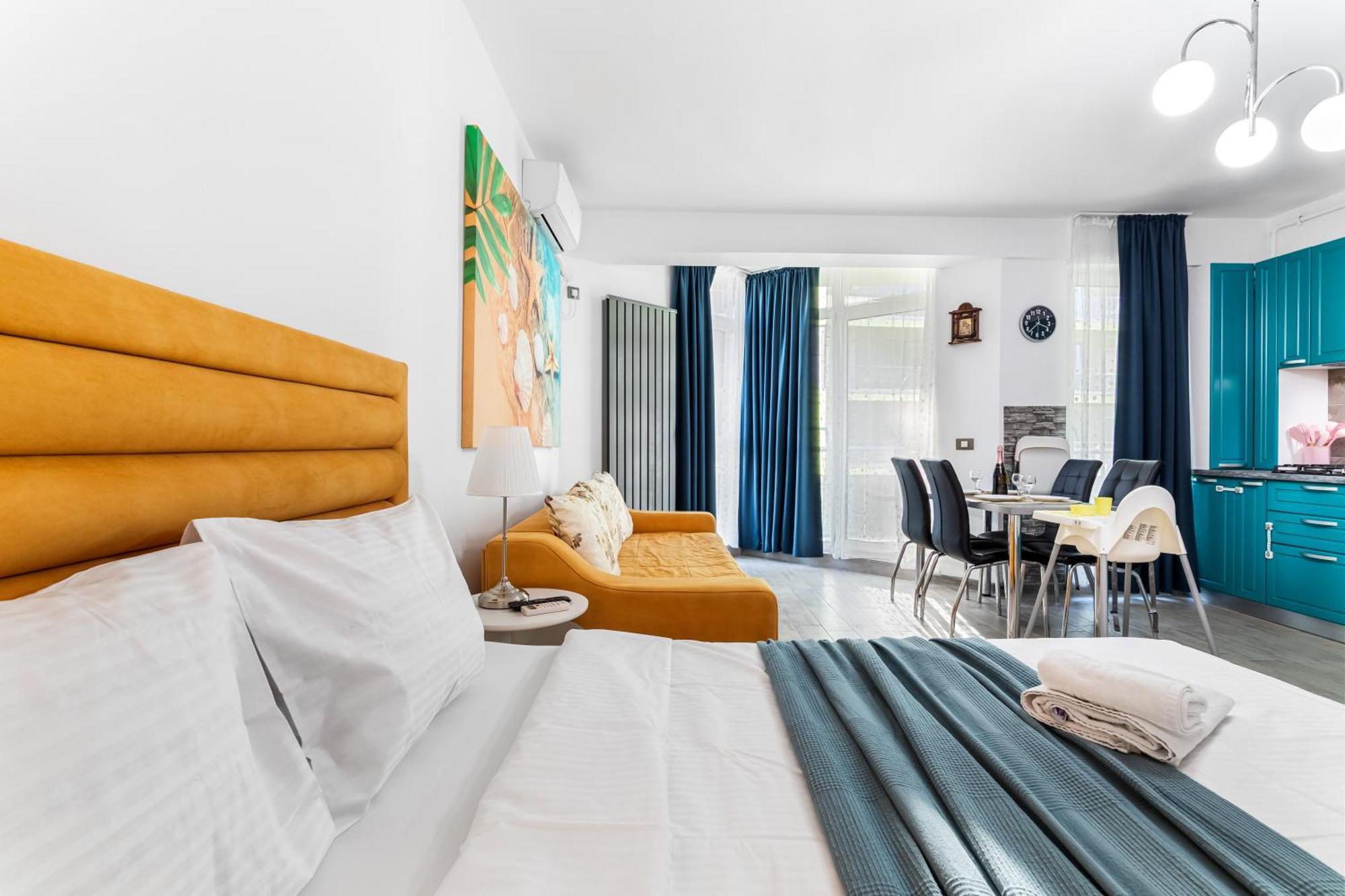 Eka Studio - Pool & Spa Beach Resort Năvodari Eksteriør billede