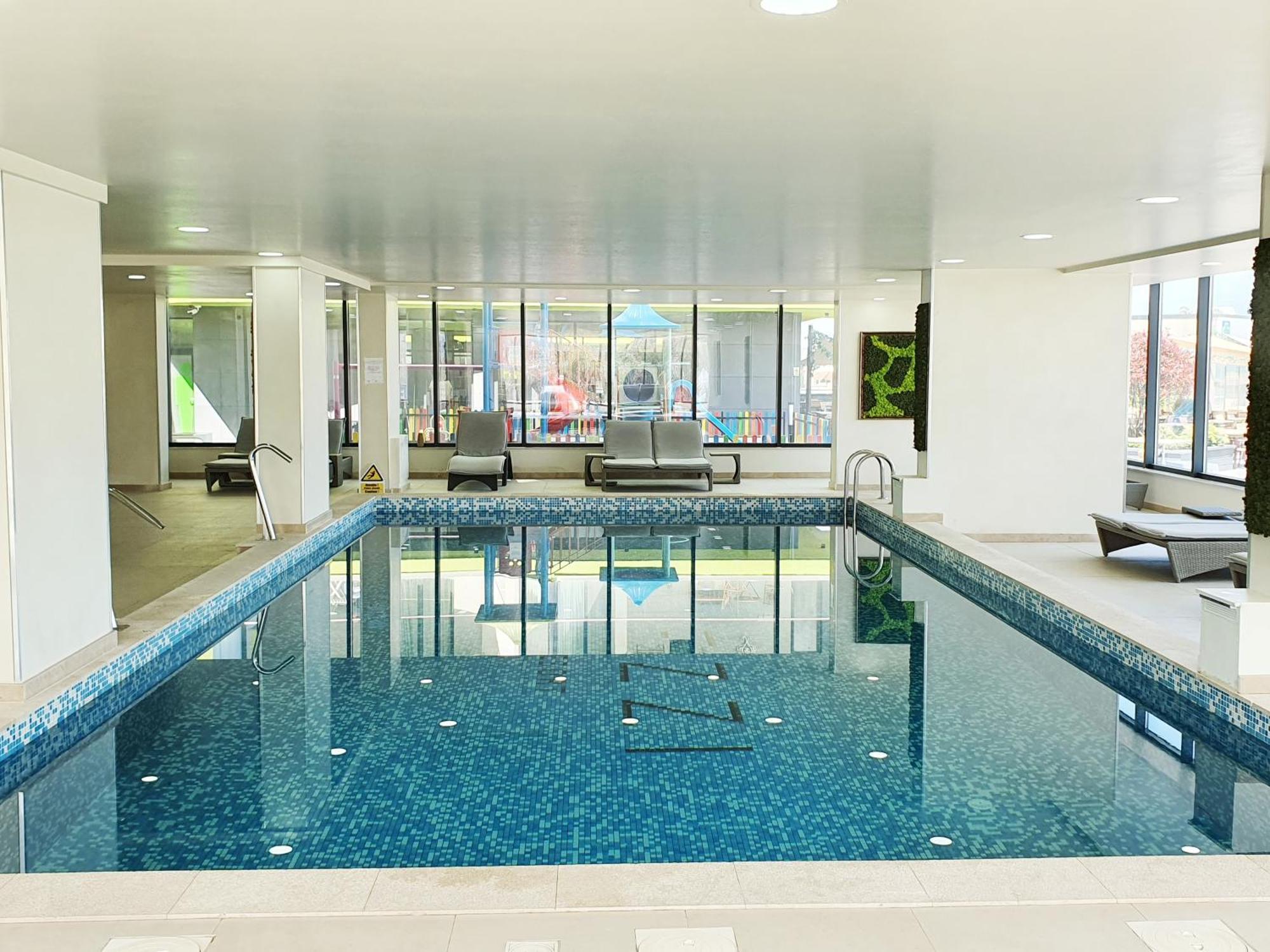 Eka Studio - Pool & Spa Beach Resort Năvodari Eksteriør billede